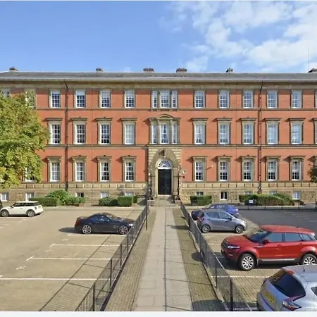 County House Escape - Courtyard & Free Parking * Йорк