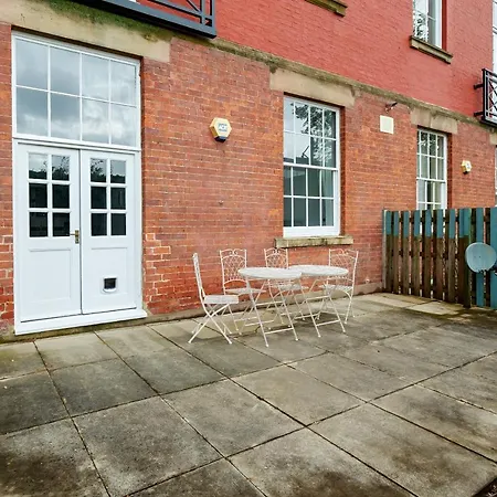 County House Escape - Courtyard & Free Parking * Йорк