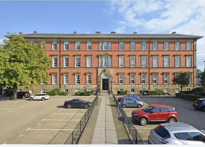 County House Escape - Courtyard & Free Parking * York