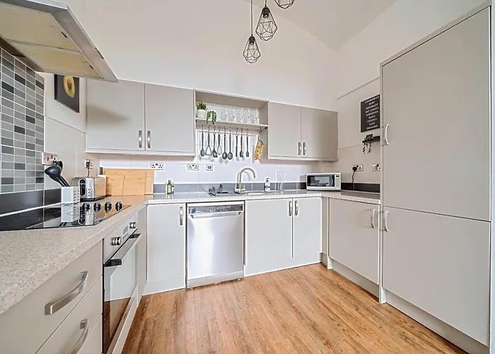 County House Escape - Courtyard & Free Parking York