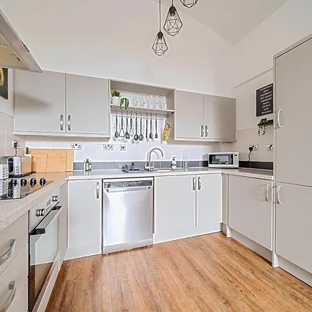 County House Escape - Courtyard & Free Parking York